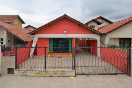 Casa com 3 Quartos à venda, 200m² no Balneário, Florianópolis
