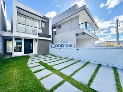 Sobrado com 3 Quartos à venda, 101m² no Forquilhas, São José