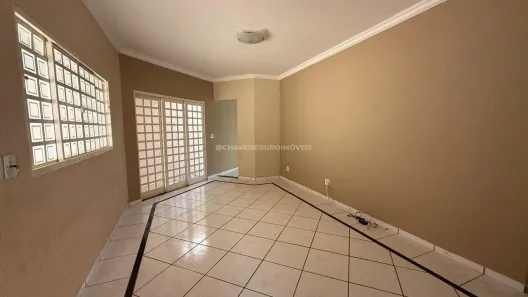 Casa com 3 Quartos para alugar, 219m² no Jardim São Bento, Uberaba
