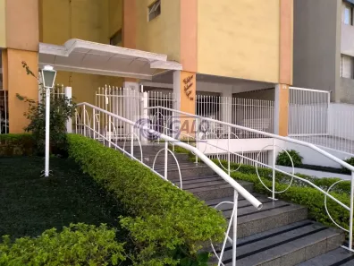 Apartamento com 2 Quartos para alugar, 70m² no Água Verde, Curitiba