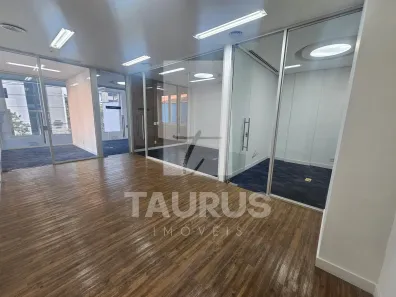 Prédio Comercial para alugar, 686m² no Chácara Santo Antônio (Zona Sul), São Paulo