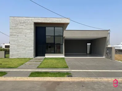 Casa de Condomínio com 4 Quartos à venda, 220m² no Jardins Capri, Senador Canedo