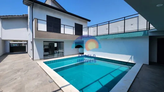 Sobrado com 5 Quartos para venda ou aluguel, 357m² no Balneario Flórida, Peruíbe