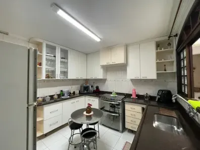 Sobrado com 3 Quartos à venda, 240m² no Vila Barros, Barueri