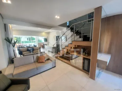 Casa de Condomínio com 3 Quartos para alugar, 230m² no Aclimação, Uberlândia