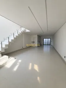 Sobrado com 3 Quartos à venda, 134m² no Vila Santa Luiza, Poá