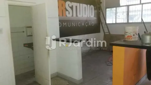 Prédio Comercial para alugar, 1000m² no Humaitá, Rio de Janeiro