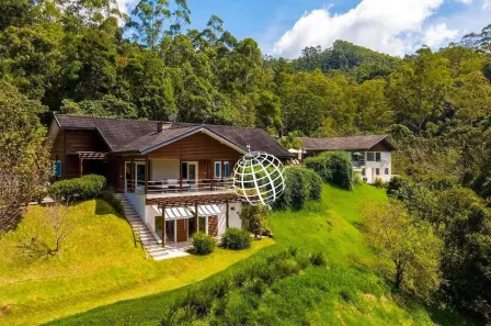 Fazenda/Sítio com 6 Quartos à venda, 558m² no Centro, Joanópolis