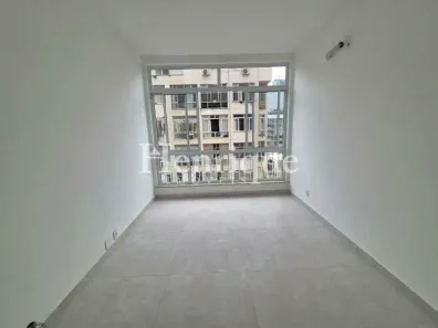 Apartamento com 2 Quartos à venda, 66m² no Leme, Rio de Janeiro