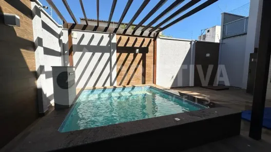 Casa com 3 Quartos para alugar, 290m² no Jardim Karaíba, Uberlândia