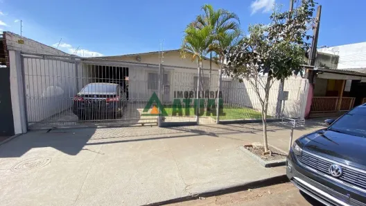 Casa com 3 Quartos à venda, 195m² no Parque Residencial Joaquim Toledo Piza, Londrina