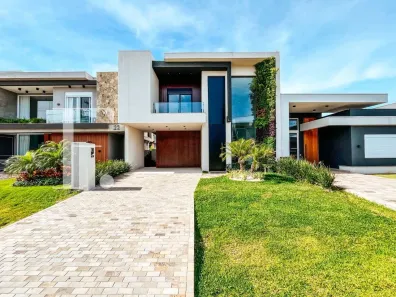 Sobrado com 4 Quartos à venda, 250m² no XANGRI-LÁ, Xangri-Lá