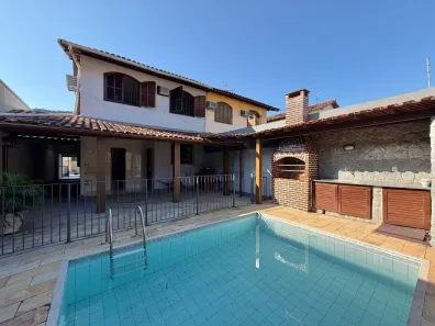 Casa com 3 Quartos à venda, 190m² no Piratininga, Niterói
