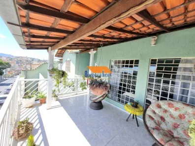 Casa com 3 Quartos à venda, 290m² no Santa Cruz, Belo Horizonte