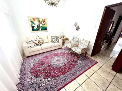 Casa com 3 Quartos à venda, 224m² no Monte Castelo, Volta Redonda