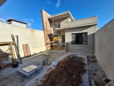 Casa com 2 Quartos à venda, 70m² no Extensão do Bosque, Rio das Ostras