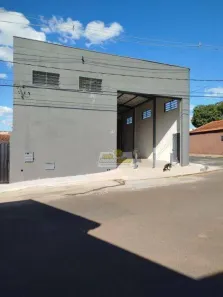 Galpão/Depósito/Armazém para venda ou aluguel, 300m² no Conjunto Costa Telles II, Uberaba