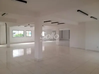 Sala Comercial para alugar, 135m² no Granada, Uberlândia