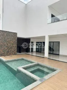 Casa de Condomínio com 5 Quartos à venda, 379m² no Morada da Colina, Uberlândia