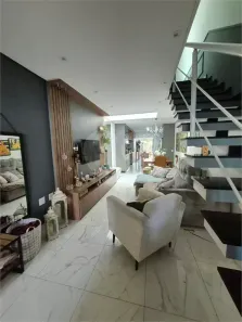Sobrado com 3 Quartos à venda, 131m² no Vila Nivi, São Paulo