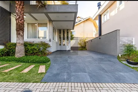 Casa de Condomínio com 3 Quartos à venda, 350m² no Uberaba, Curitiba