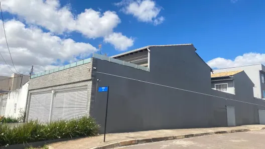 Sobrado com 4 Quartos à venda, 340m² no Taguatinga Norte, Brasília