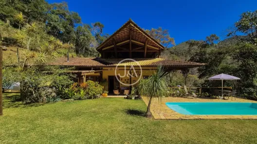 Casa com 3 Quartos à venda, 392m² no Pedro do Rio, Petrópolis