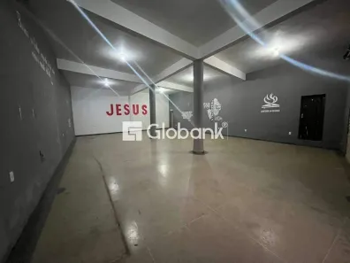 Ponto Comercial para alugar, 150m² no Vila Anália, Montes Claros