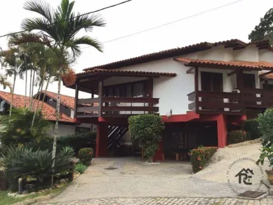 Casa de Condomínio com 3 Quartos à venda, 240m² no Piratininga, Niterói