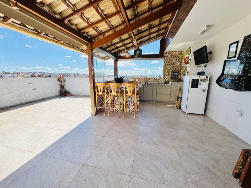 Apartamento com 3 quartos — Copacabana, Belo Horizonte