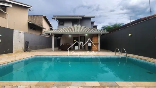 Sobrado com 4 Quartos à venda, 196m² no Centro, Peruíbe