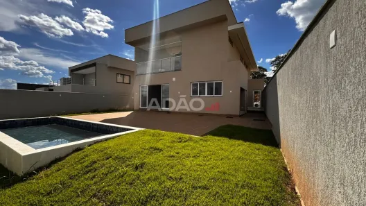 Casa de Condomínio com 4 Quartos à venda, 250m² no Jardins Nápoles, Senador Canedo