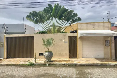 Casa com 3 Quartos à venda, 250m² no Aruana, Aracaju