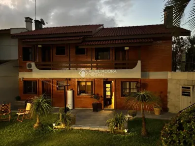 Casa com 3 Quartos à venda, 230m² no Cidade Nova, Caxias do Sul