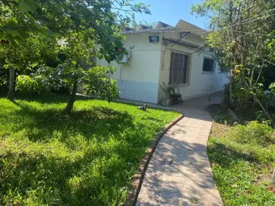Casa com 3 Quartos à venda, 243m² no Vila Nova, Porto Alegre