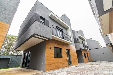 Casa de Condomínio com 3 Quartos à venda, 139m² no Xaxim, Curitiba