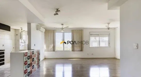 Apartamento com 2 Quartos para alugar, 70m² no Passo da Areia, Porto Alegre