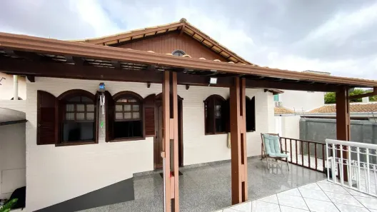 Casa com 4 Quartos à venda, 250m² no João Pinheiro, Belo Horizonte
