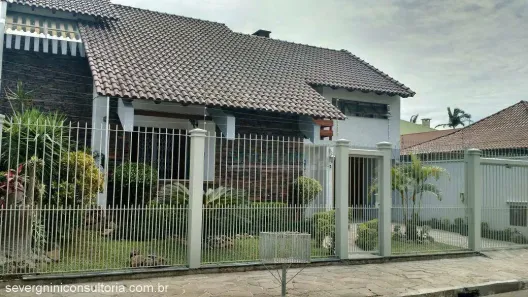 Sobrado com 4 Quartos à venda, 350m² no Vila Eunice Nova, Cachoeirinha