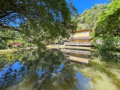 Casa com 3 Quartos à venda, 200m² no São Pedro, Guabiruba