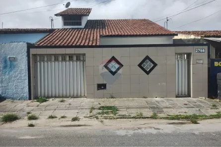 Casa com 3 Quartos à venda, 200m² no Centenário, Campina Grande