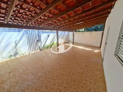 Casa com 3 Quartos para alugar, 100m² no Mansões Aeroporto, Uberlândia