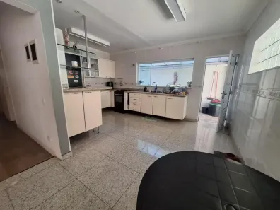Casa com 4 Quartos à venda, 220m² no Jardim das Vertentes, São Paulo