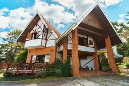 Sobrado com 6 Quartos à venda, 568m² no Capivari, Campos do Jordão