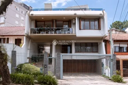 Casa com 3 Quartos à venda, 382m² no Chácara das Pedras, Porto Alegre