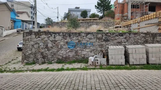Lote/Terreno à venda, 404m² no Salgado Filho, Caxias do Sul