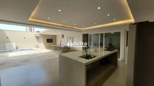 Casa com 4 Quartos à venda, 298m² no Santa Mônica, Uberlândia