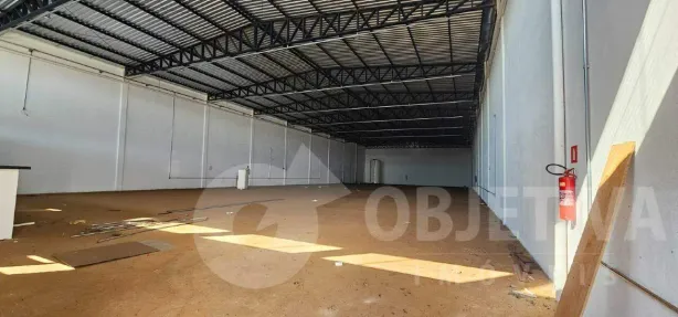 Galpão/Depósito/Armazém para alugar, 1100m² no Novo Mundo, Uberlândia