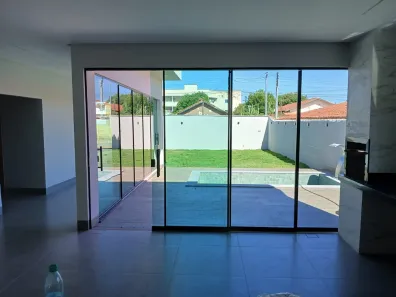 Casa com 3 Quartos à venda, 202m² no Vila Santa Helena, Goiânia