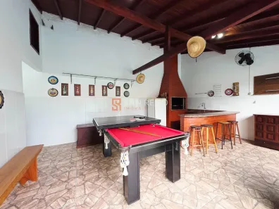 Casa com 3 Quartos para alugar, 182m² no Barreiros, São José